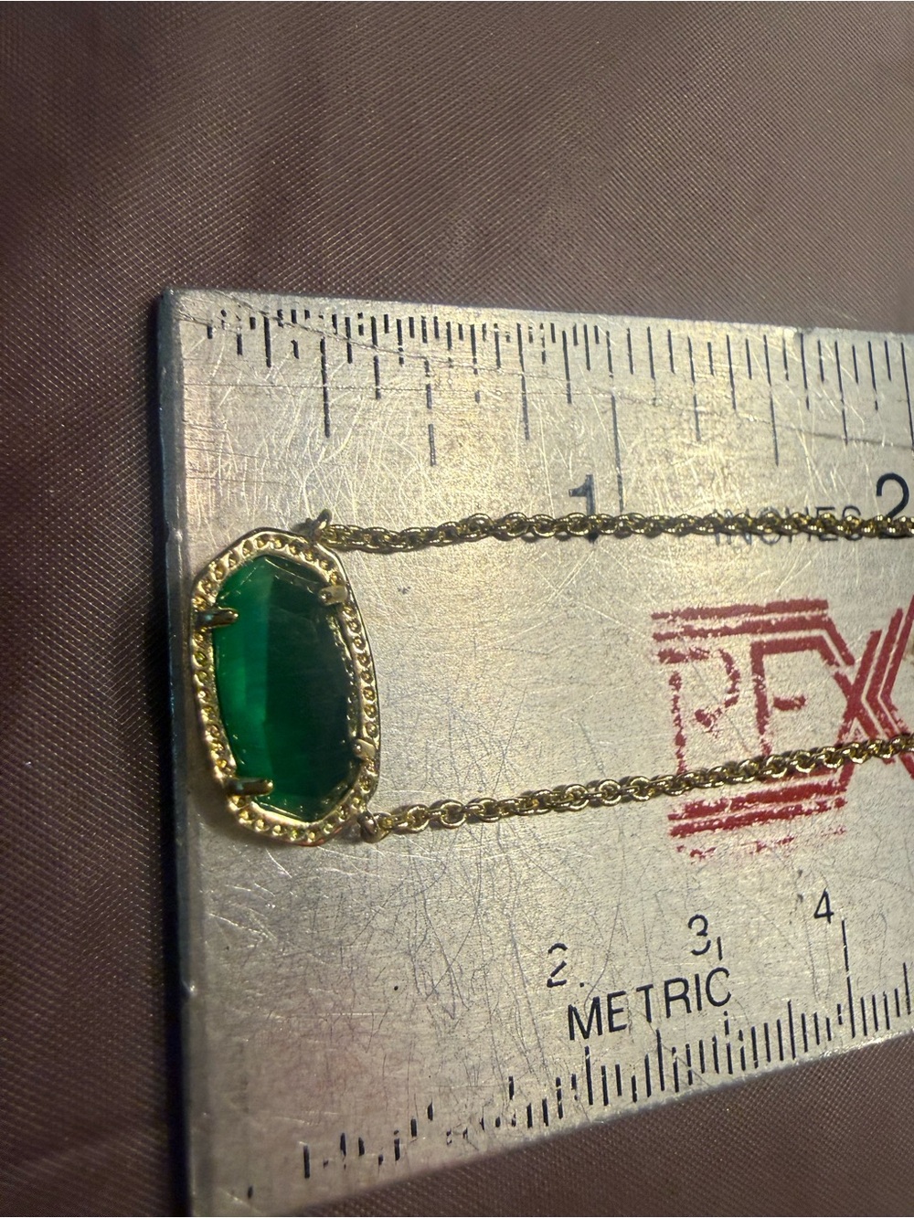 Kendra Scott Elisa 14K Gold Pendant Necklace in Emerald Cat’s Eye - Picture 10 of 12